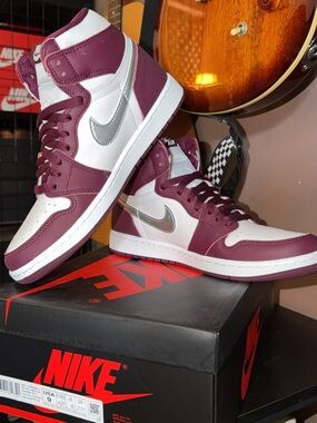 Air Jordan 1 Retro High OG 'Bordeaux'
